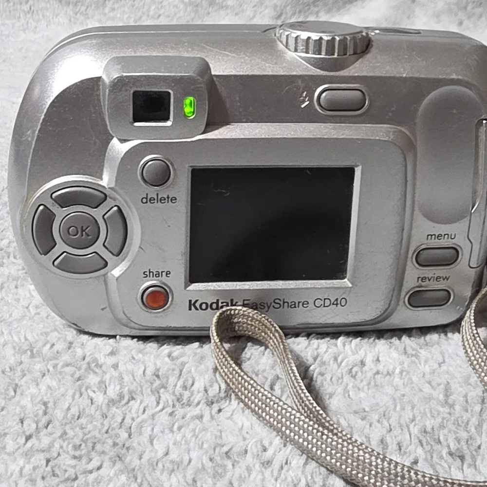 Kodak EasyShare CD40 4.0MP Digital Camera Silver Works
